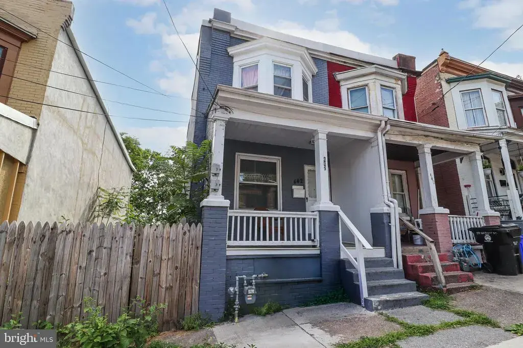 442 Crescent St, HARRISBURG