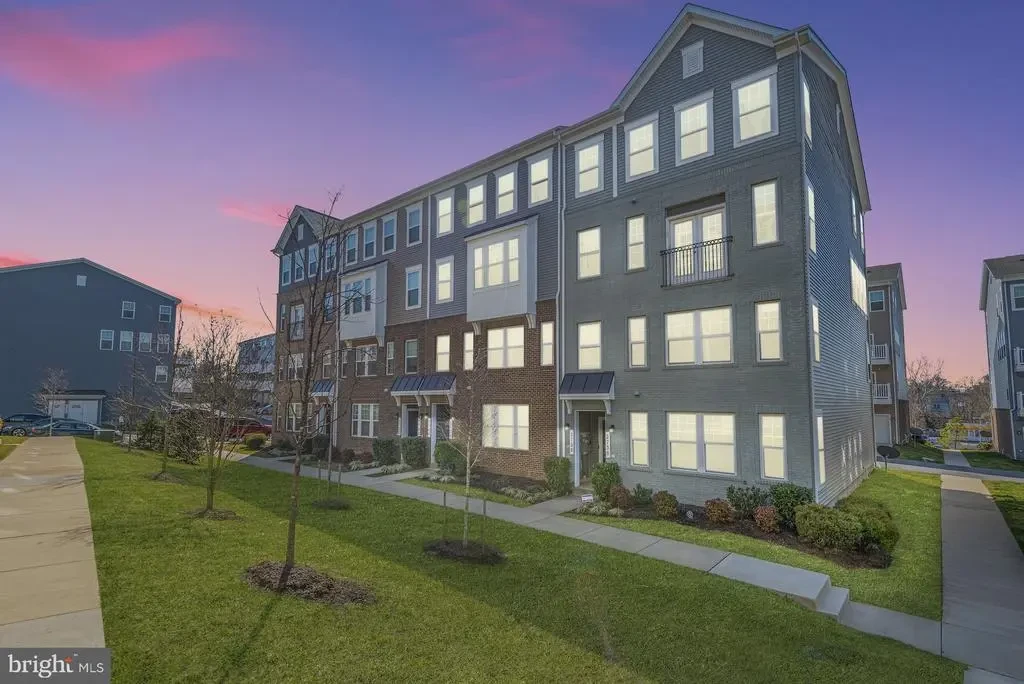 2728 Duvall Ridge Rd, HYATTSVILLE