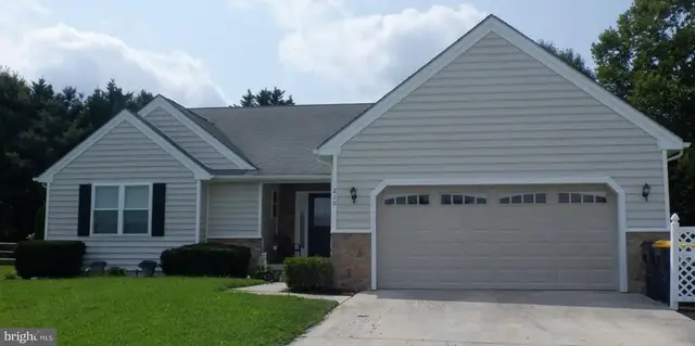 210 S Landing Dr, Milford