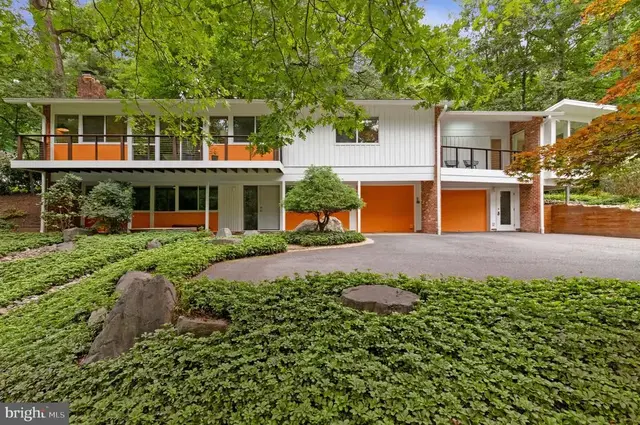 8004 Park Overlook Dr, Bethesda