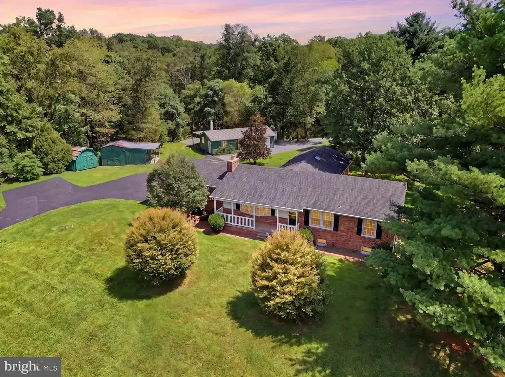3764 Northwestern Pike, WINCHESTER