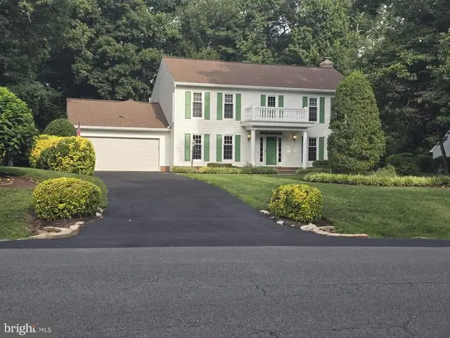 12546 Cavalier Dr, Woodbridge