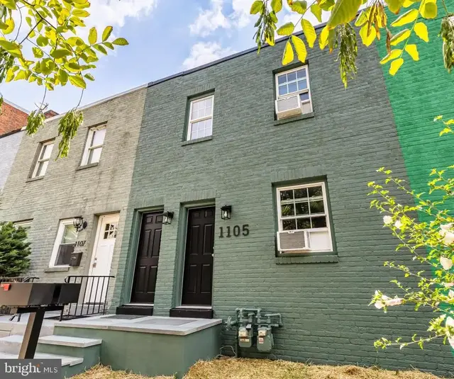 1105 16th St Ne, Washington