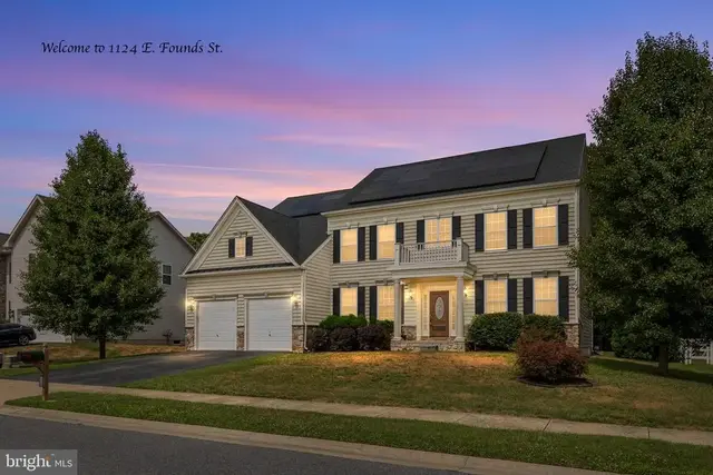 1124 E Founds St, Townsend