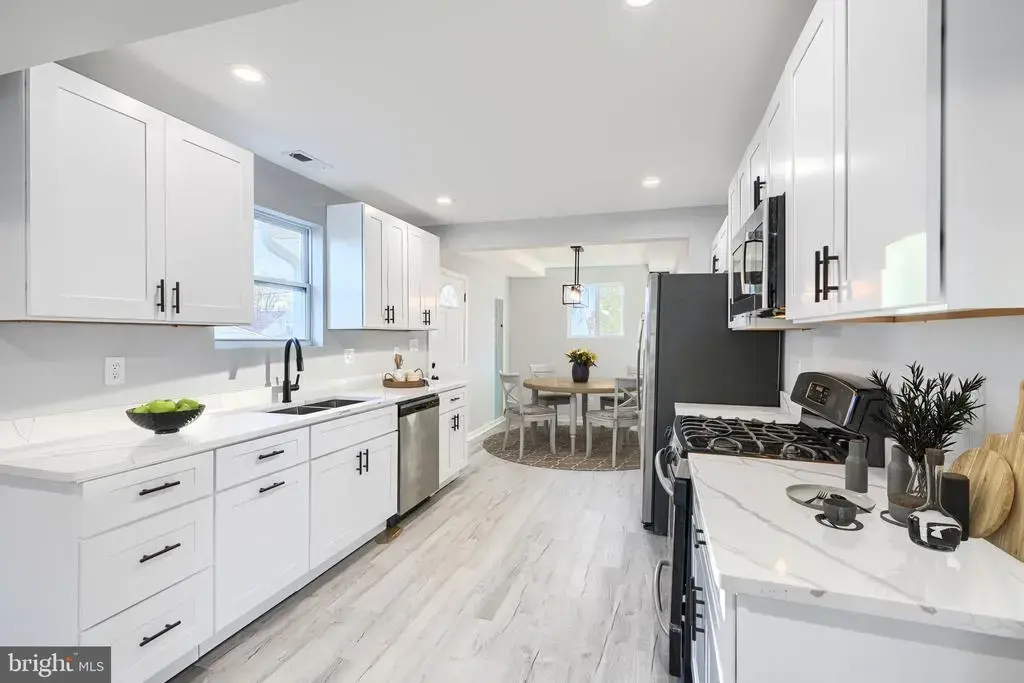 9 Avenal Rd, BALTIMORE