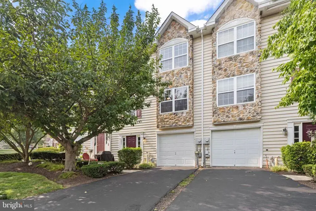 1051 Square Dr #3, PHOENIXVILLE