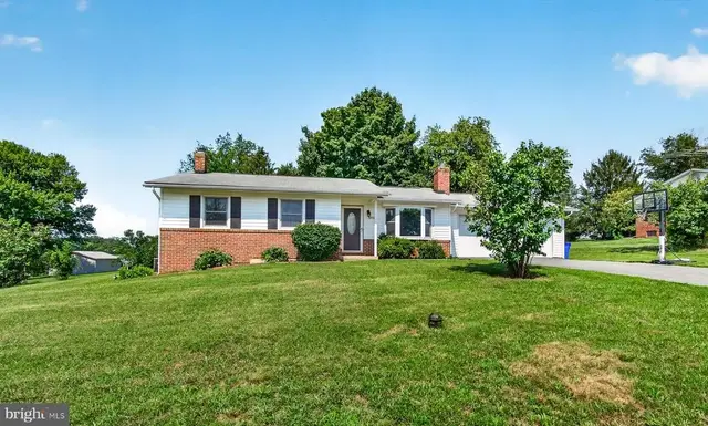 9209 Oak Tree Cir, Frederick