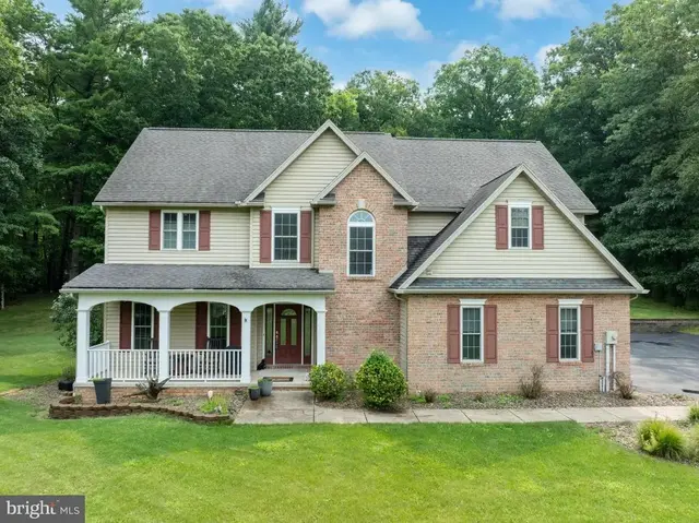 279 Montauk Cir, Port Matilda