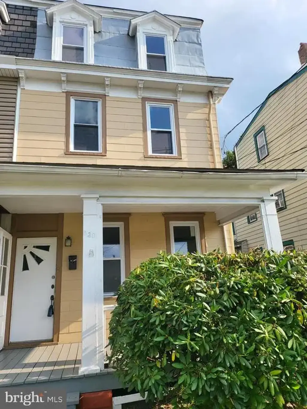 830 Columbus Rd, BURLINGTON