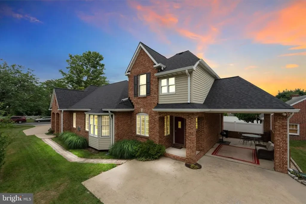687 Woodland Ave, WINCHESTER