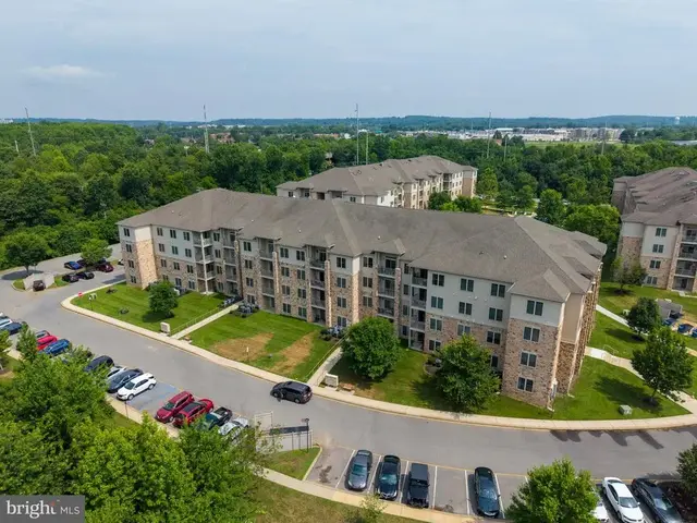 2000 Fountainview Cir #2108, Newark