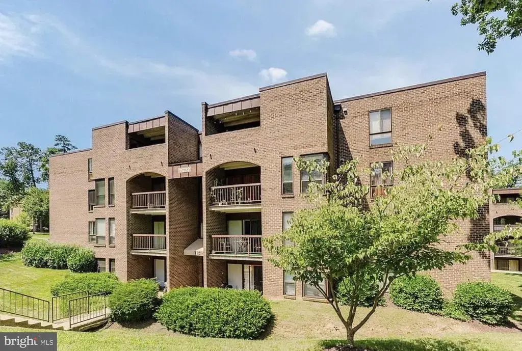 11232 Chestnut Grove Sq #135, RESTON