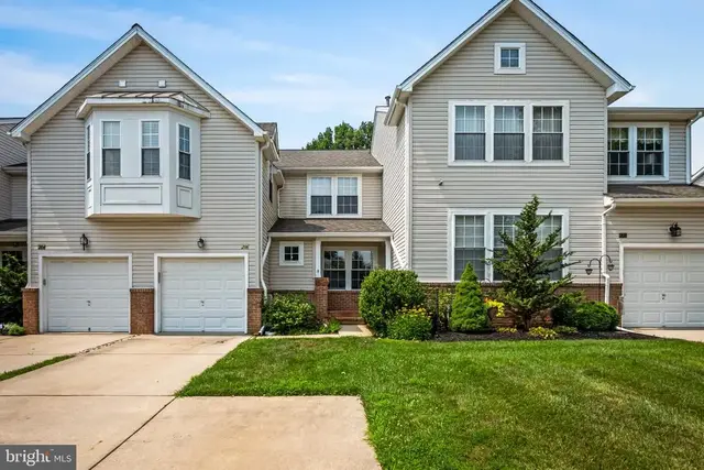 206 Colgate Dr, Forest Hill
