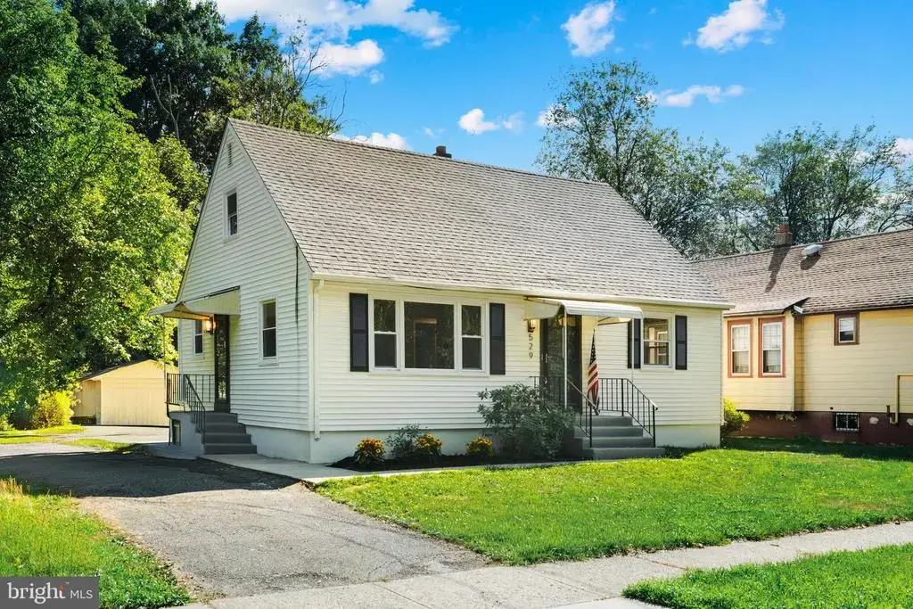 529 Hunt Ave, HAMILTON