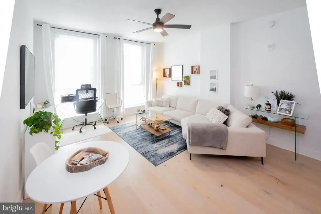 1211 Van St Se #1210, WASHINGTON