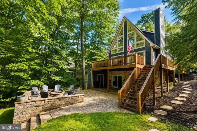 86 Shingle Camp Ter, Mc Henry