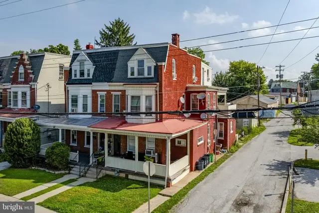 935 S Queen St, York