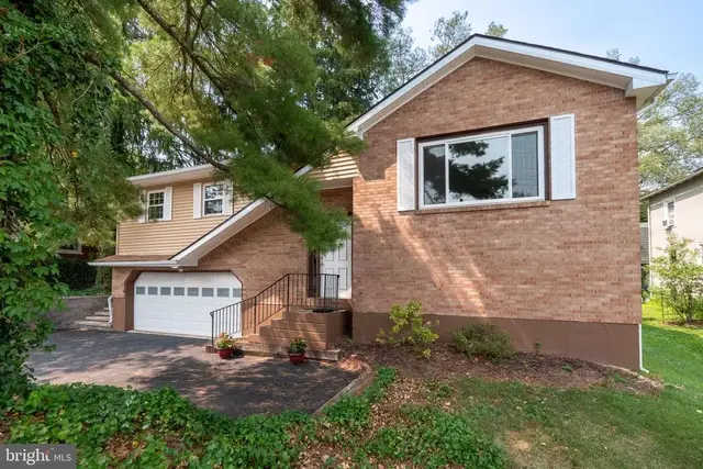 707 W State St, Coopersburg
