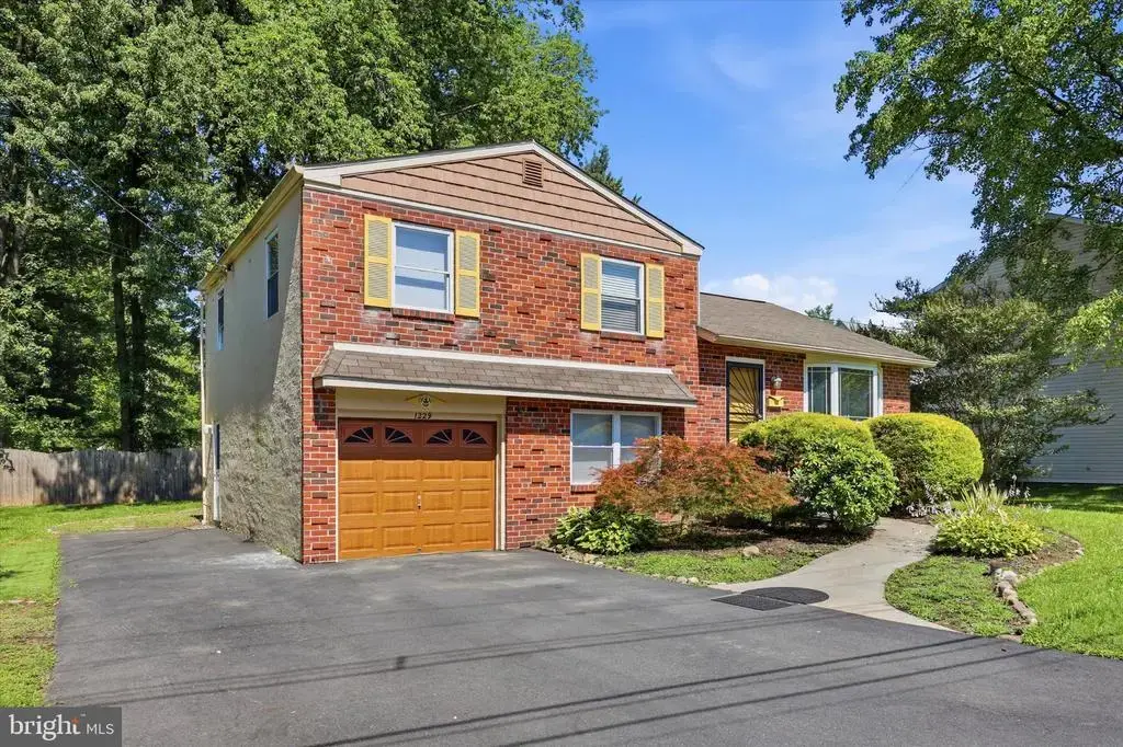 1229 Cornwells Ave, BENSALEM