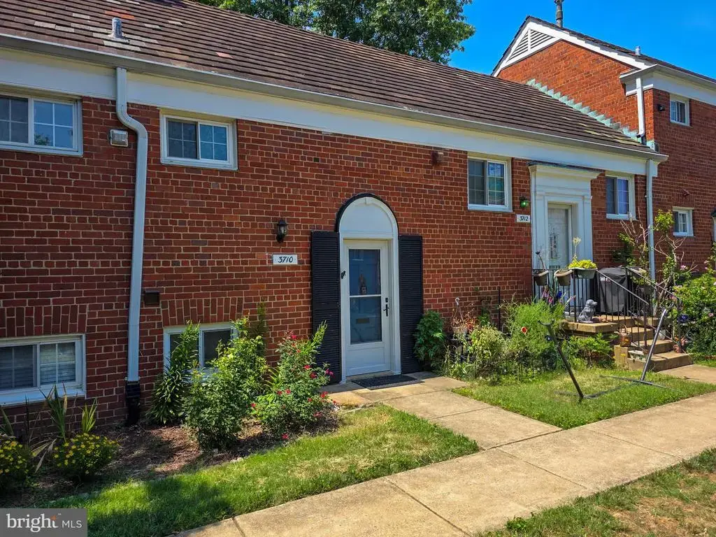 3710 Gunston Rd, ALEXANDRIA