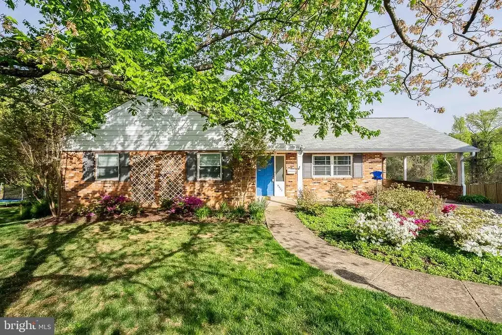 6608 Fairlawn Dr, MCLEAN