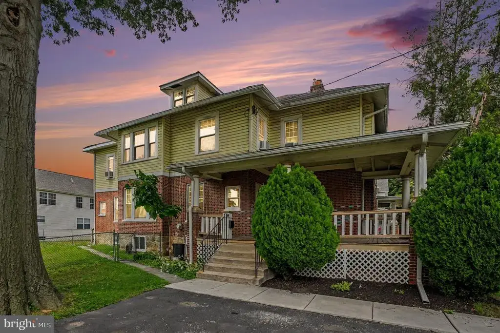 210 E Winona Ave, NORWOOD