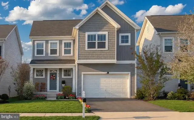 813 Mildenhall Ct, Purcellville