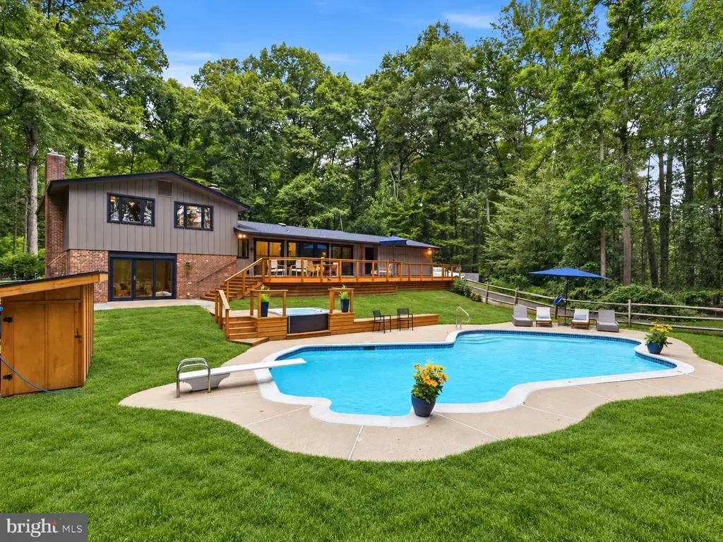 12118 Beaver Creek Rd, CLIFTON