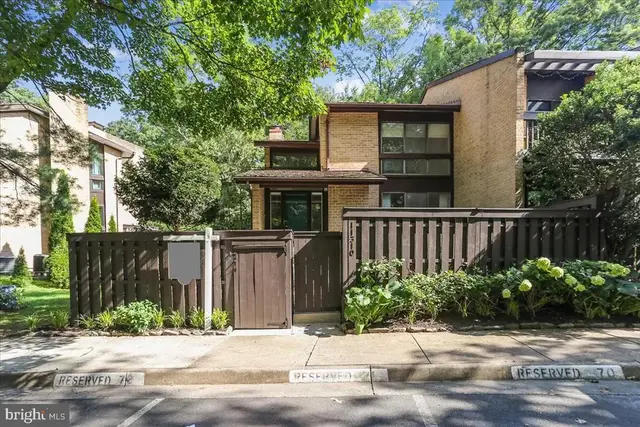 11310 Dockside Cir, Reston