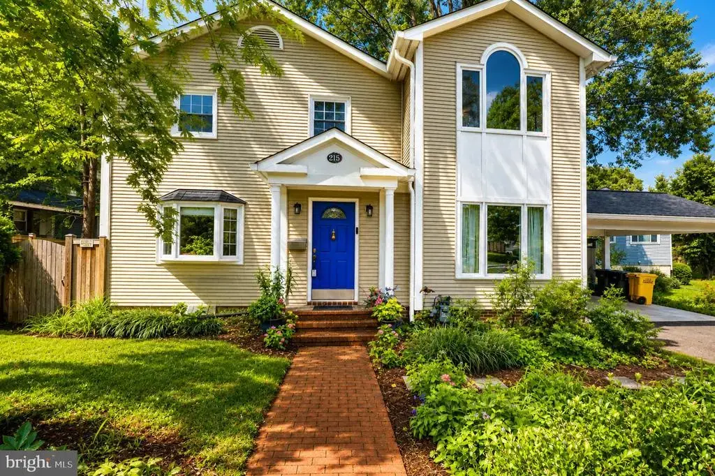 215 W George Mason Rd W, FALLS CHURCH