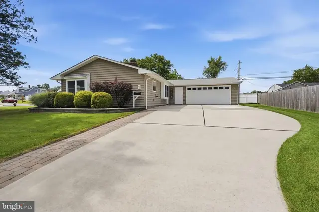1 Gun Rd, Levittown