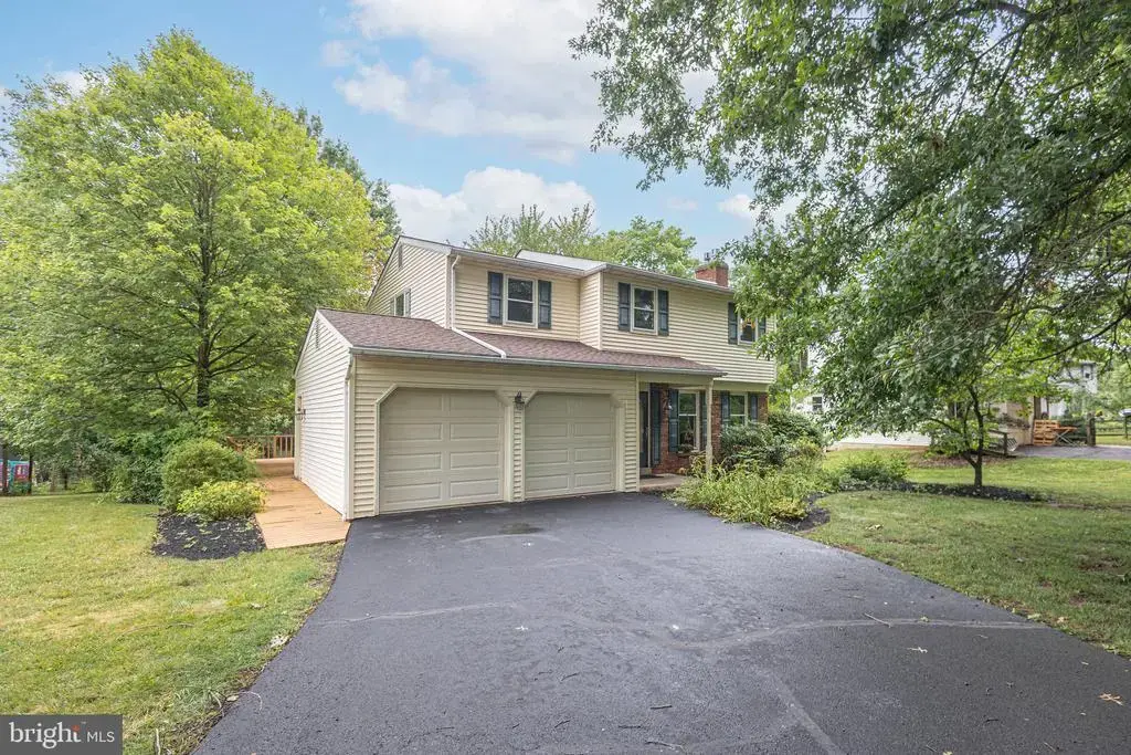 327 Thistle Ln, PERKASIE