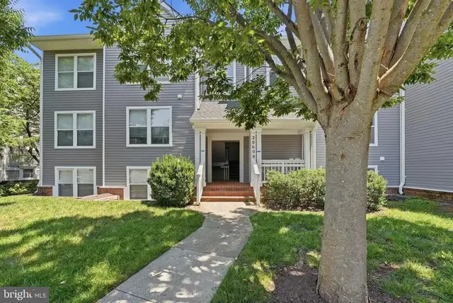 20600 Cornstalk Ter #302, Ashburn