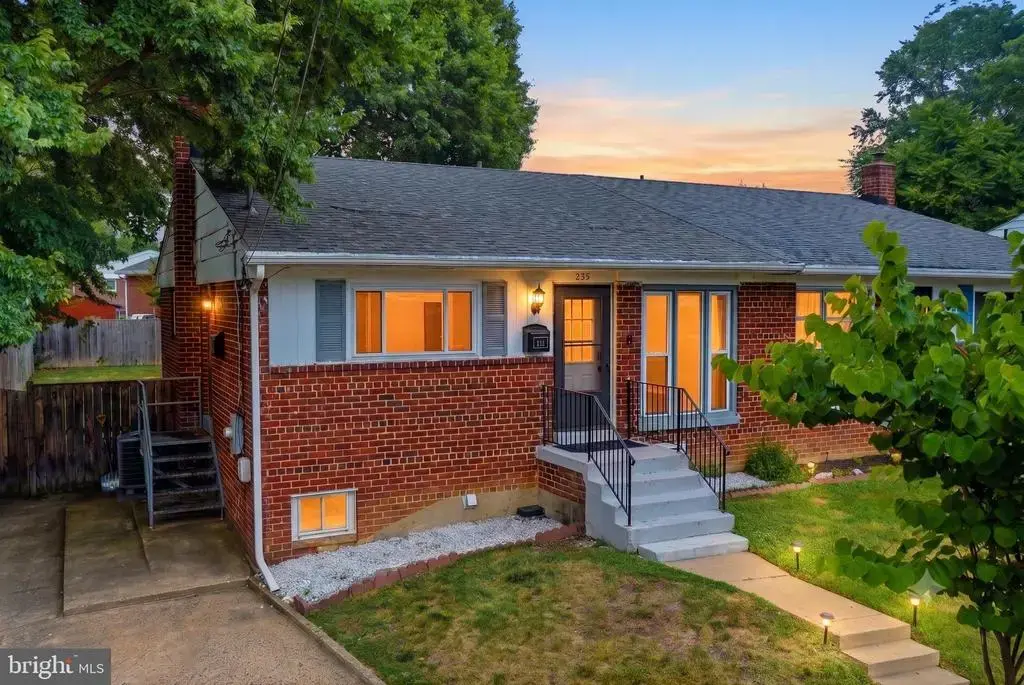 235 S Jenkins St, ALEXANDRIA