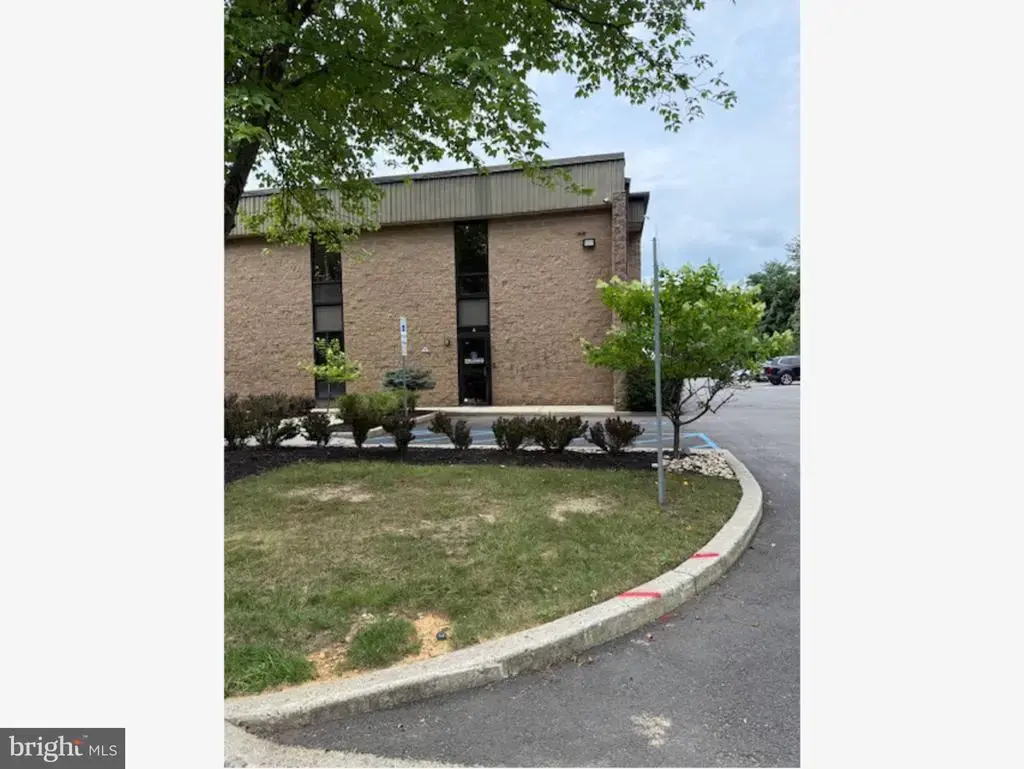 105 North Gold, ROBBINSVILLE