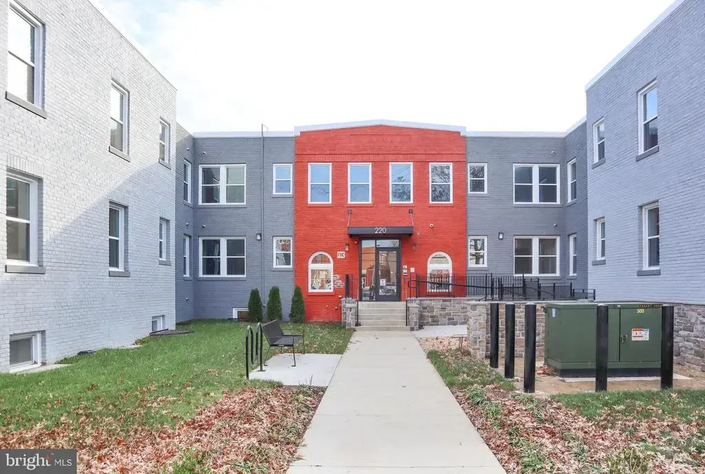 220 Hamilton St Nw #218, WASHINGTON