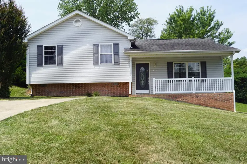 424 Meghann Dr, WOODSTOCK
