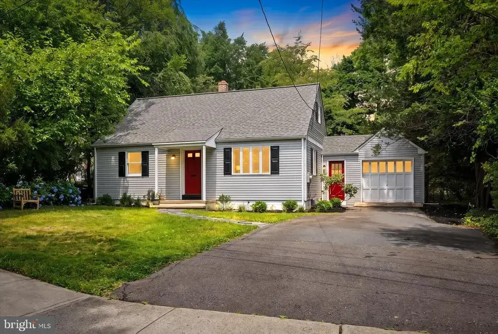 21 Grover Ave, PRINCETON
