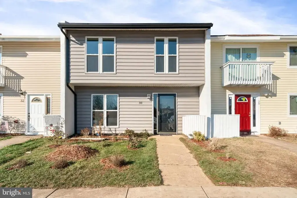 30 Carolina Ct, STERLING
