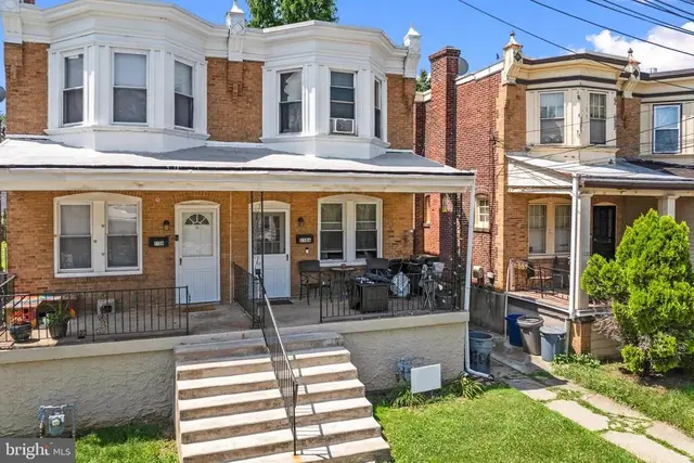 1106 Lawrence Ave, Darby