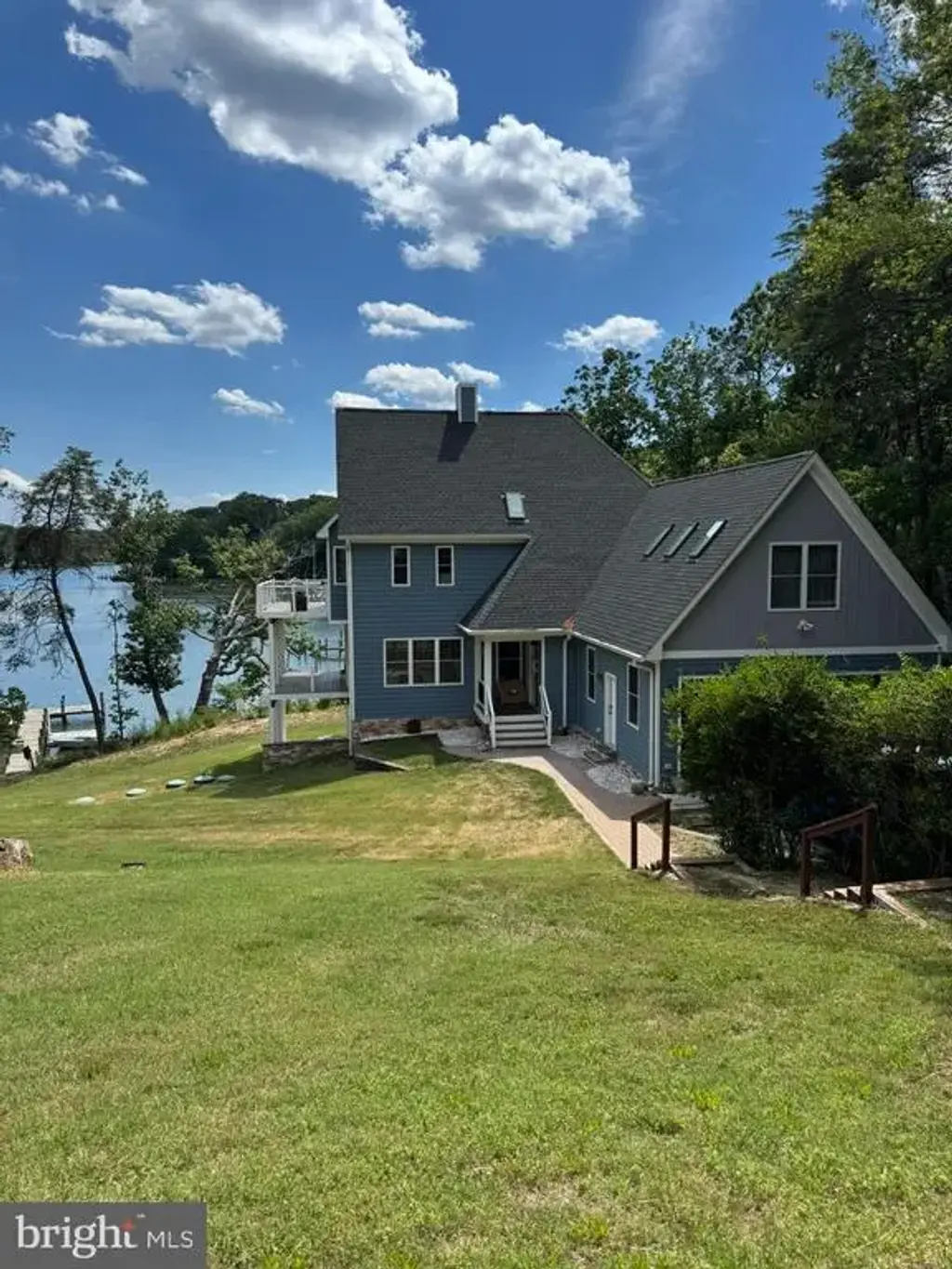 211 Sailboat Ct, LUSBY