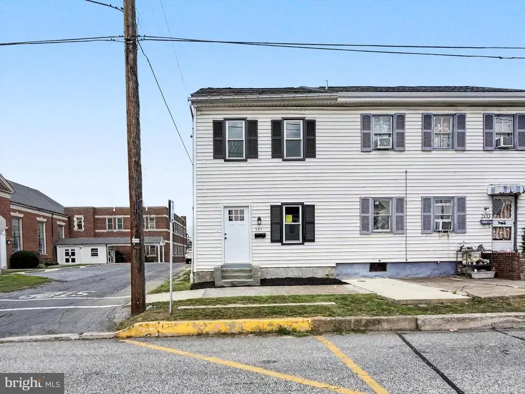 201 E Main St, SHIREMANSTOWN