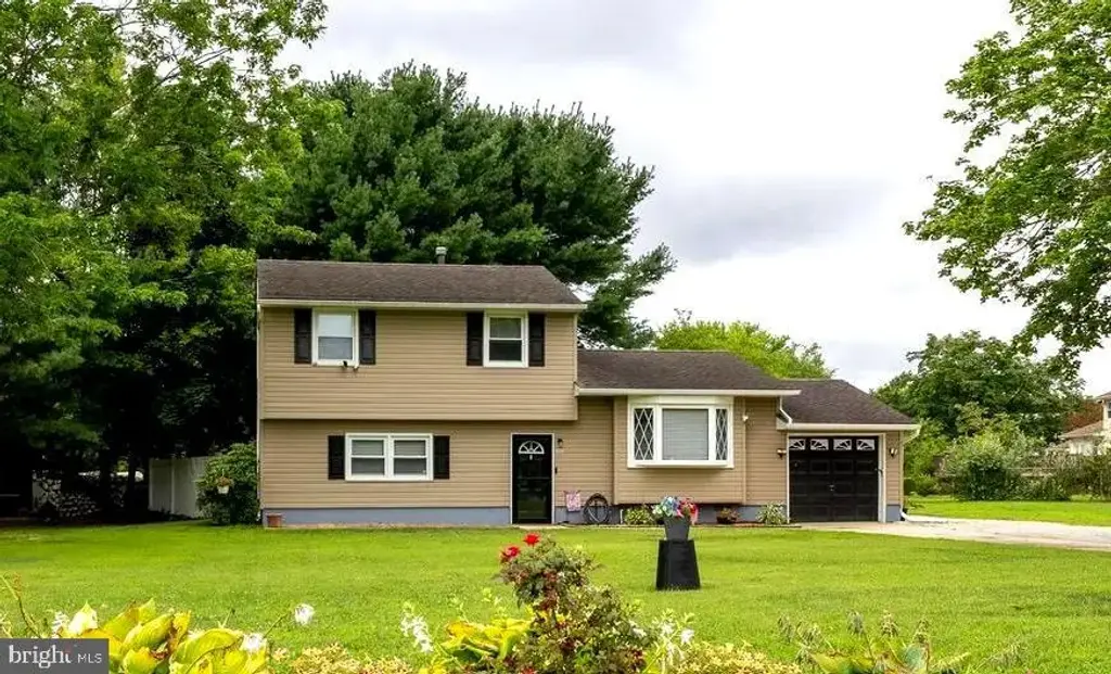 5542 Snyder Ave, MILLVILLE