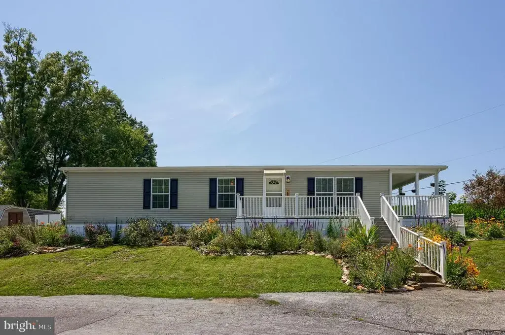 18 Dogwood Dr, CONESTOGA