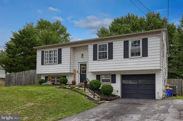 2520 Log Cabin Rd, York