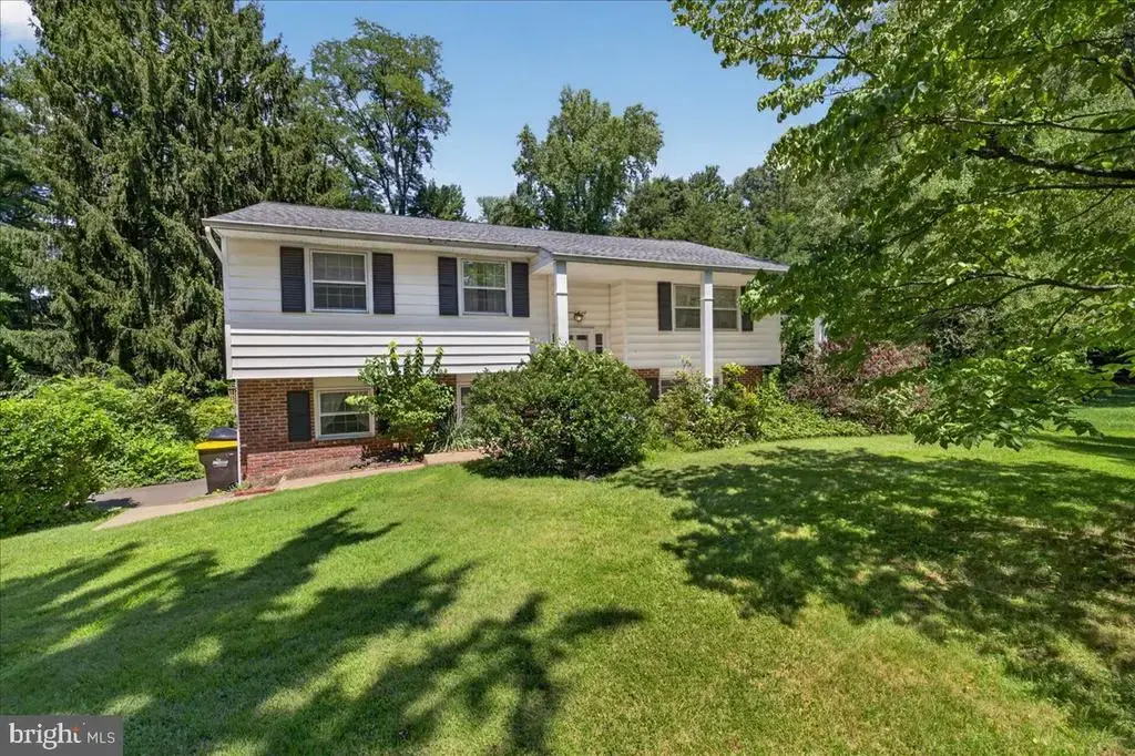 74 Glen Dr, YARDLEY