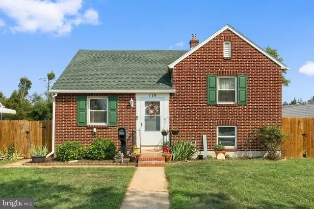 719 Village Rd, York