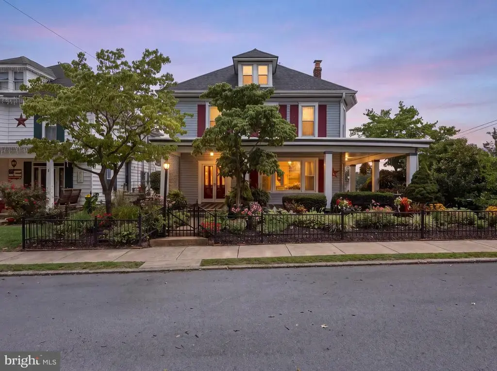 101 E Maple St, FUNKSTOWN