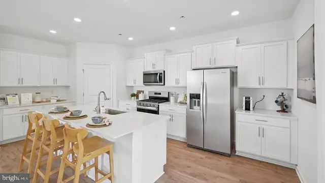 411 Moore Rd, Wallingford