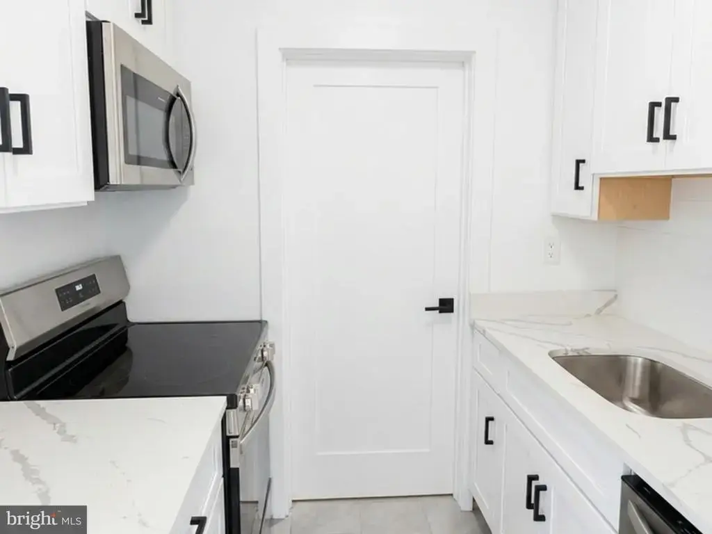 4930 W Chester Pike #201, NEWTOWN SQUARE